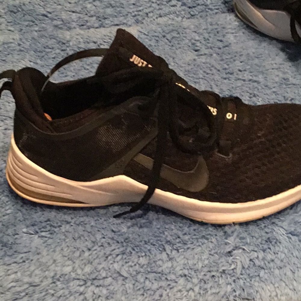 Nike women’s sneakers - Picture 2 of 3